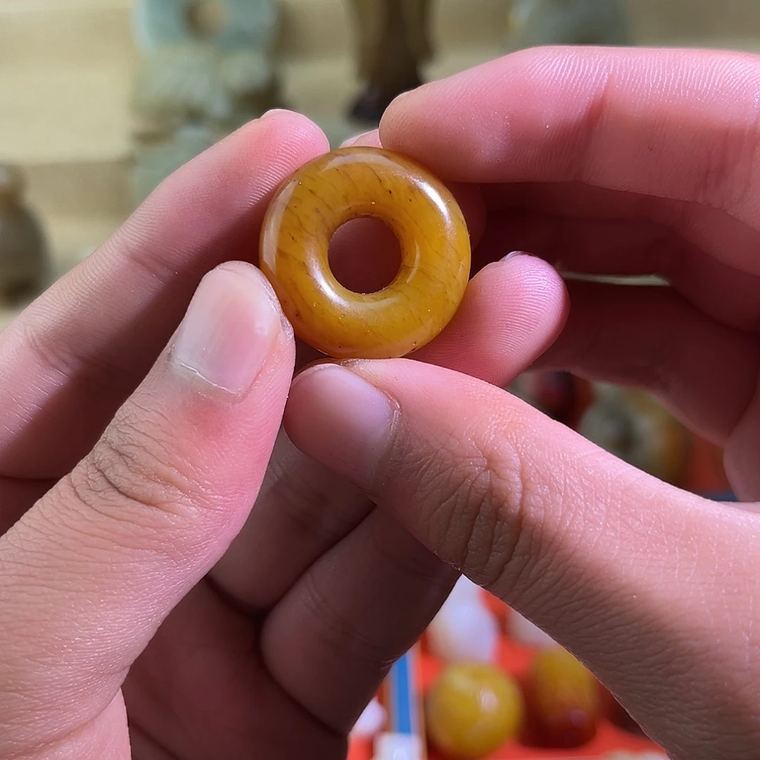 和田玉未镶嵌颈饰嘉*