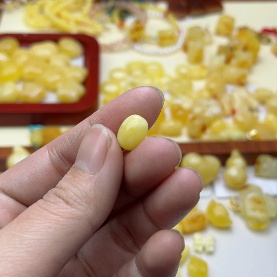 【闪购商品】蜜蜡裸石未镶嵌配饰