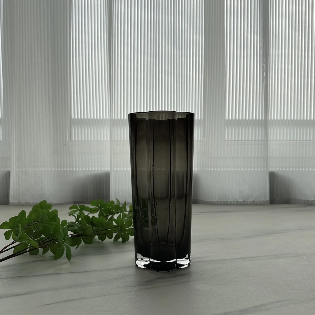 六叶草 简约直筒玻璃花瓶水养鲜花百合轻奢卧室温馨家居摆件