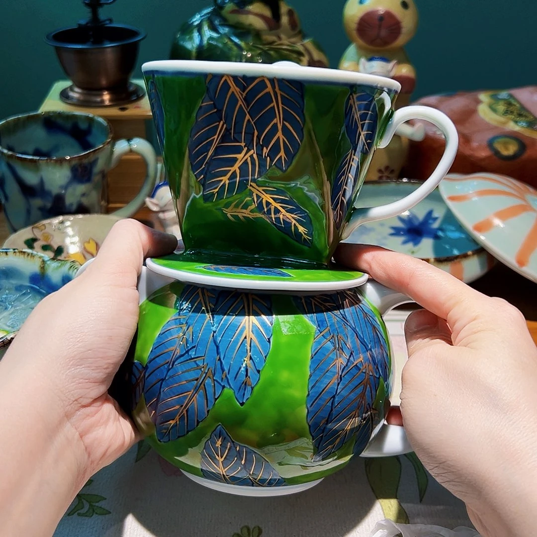 咖啡杯和茶杯是我们学校一块