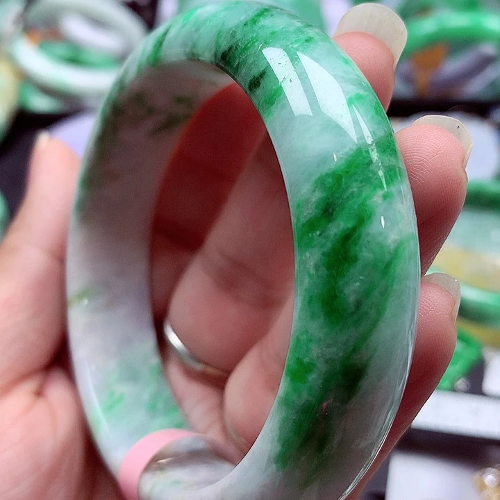 翡翠未镶嵌手镯翡翠
