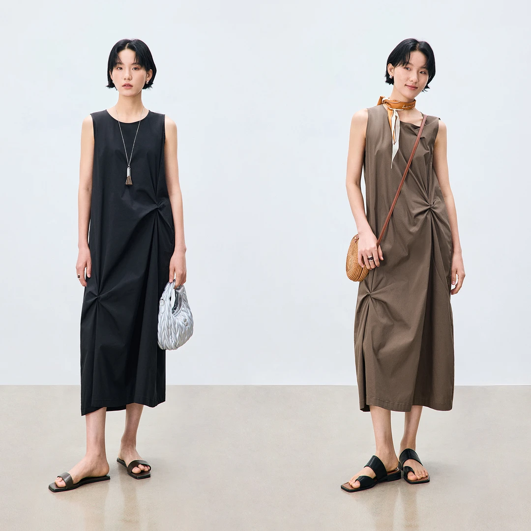 鲸乎法式气质捏褶圆领无袖连衣裙女2025夏季高级感显瘦棉感背心裙