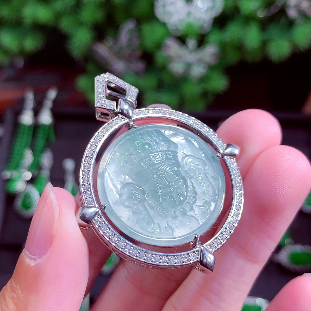 颈饰未镶嵌翡翠天然