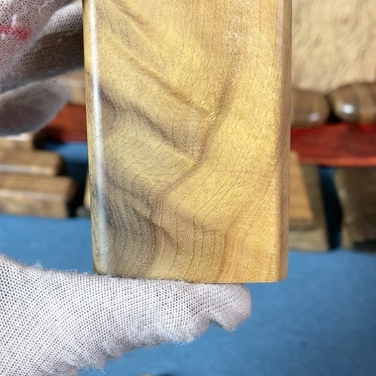 【闪购商品】巨**熊金丝楠阴沉木无事牌