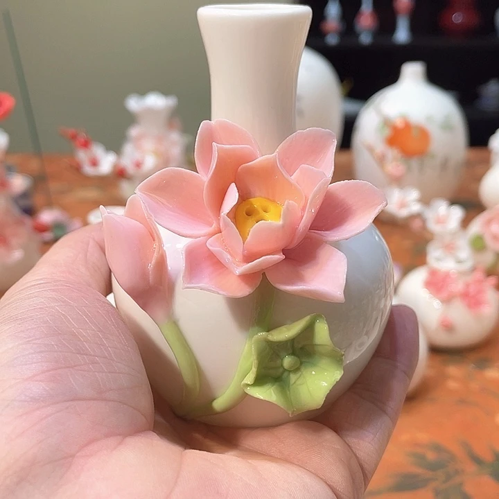手工陶瓷精致摆件