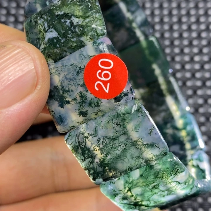 玛瑙/玉髓颈饰未镶嵌劳***山