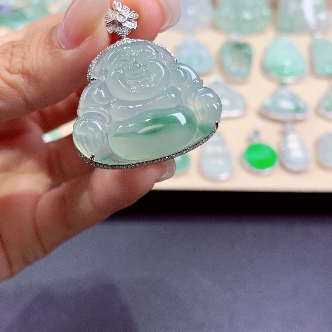 颈饰18K金镶嵌翡翠翡翠