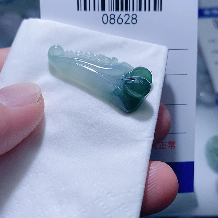 翡翠未镶嵌颈饰天光墟翡翠市场现金代购