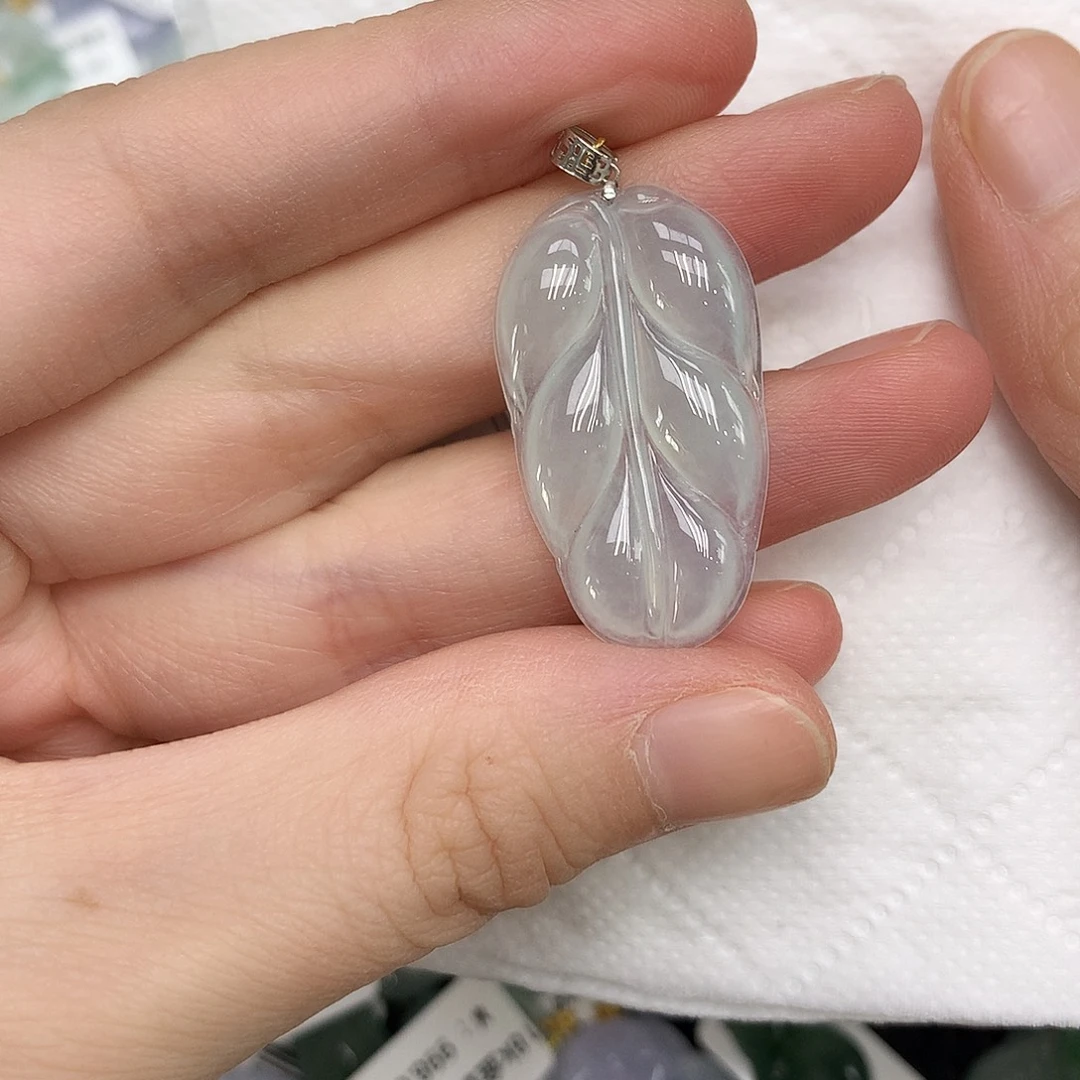 翡翠18K金镶嵌颈饰13466889888