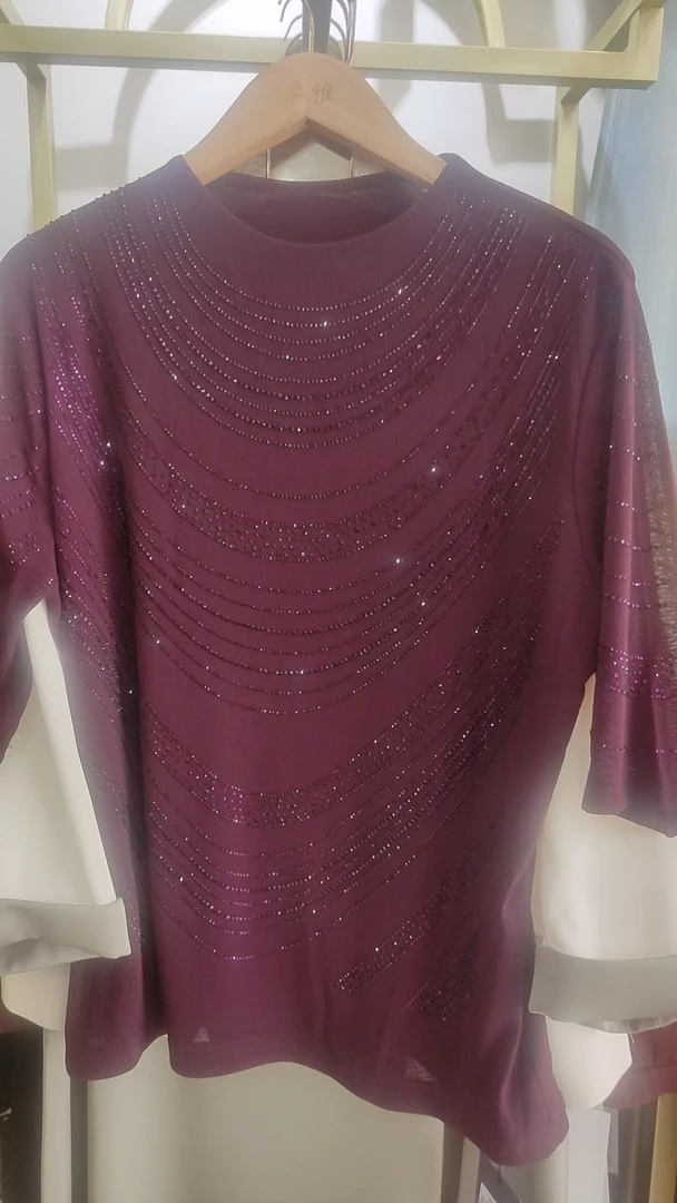 轻奢风烫钻中袖宽松型T恤打底衫酒红色黑色