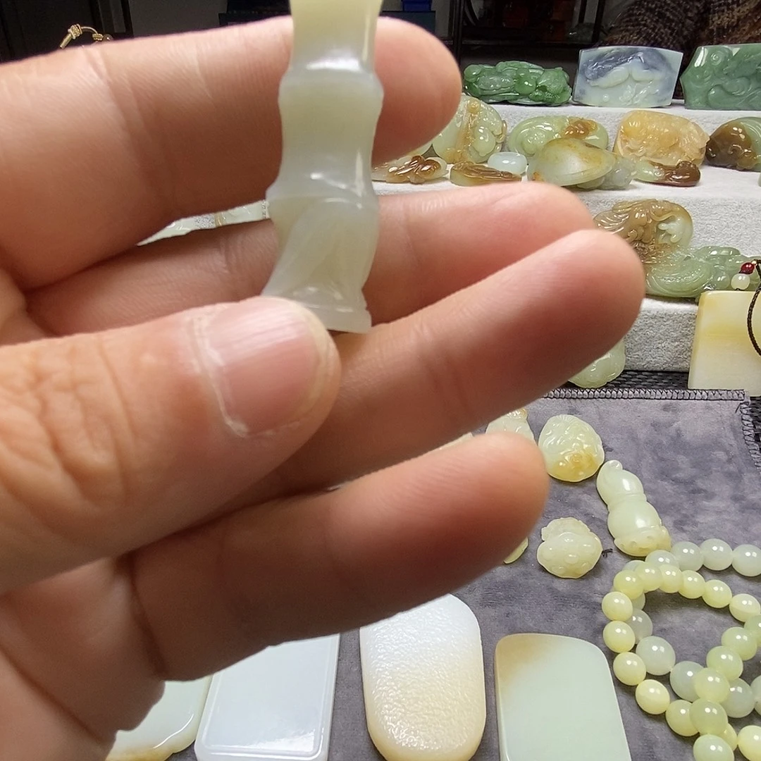 和田玉未镶嵌挂件