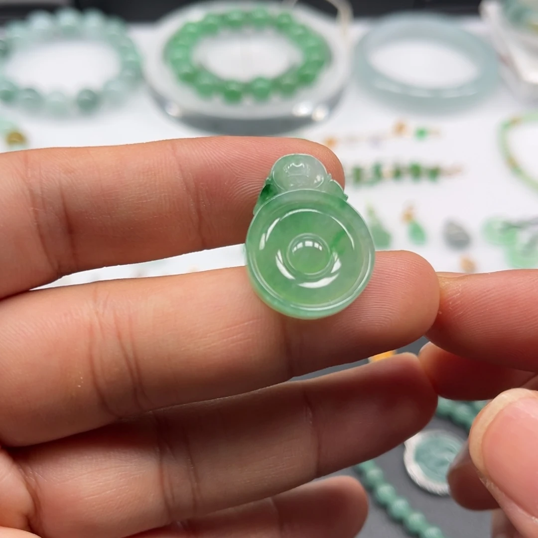 翡翠未镶嵌颈饰福利