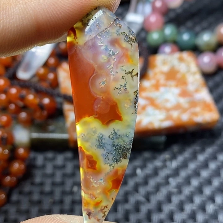玛瑙/玉髓颈饰未镶嵌