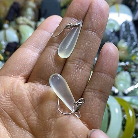岫玉未镶嵌耳环一对