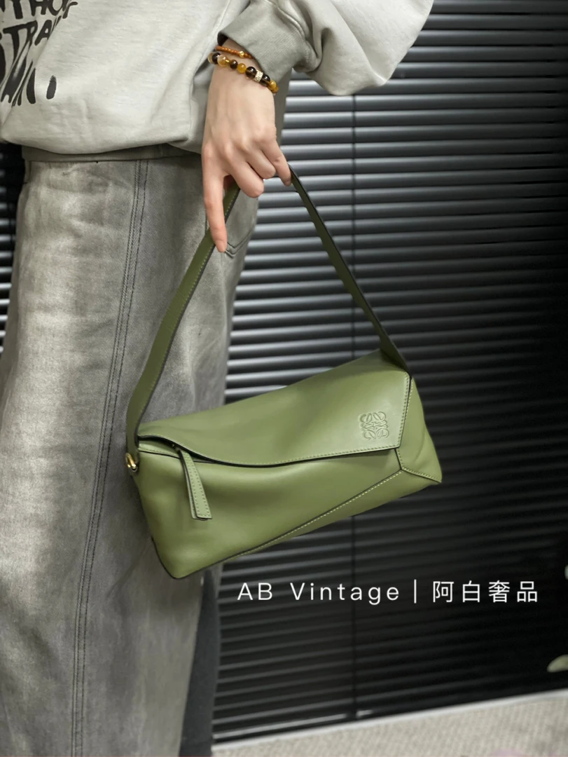 95新 LOEWE/罗意威 阿白奢品｜罗意威 绿色puzzle单肩包