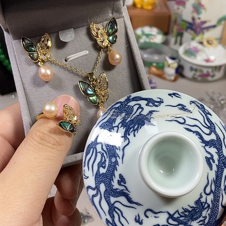 瓷片不会哈哈哈哈哈哈哈哈哈哈哈哈