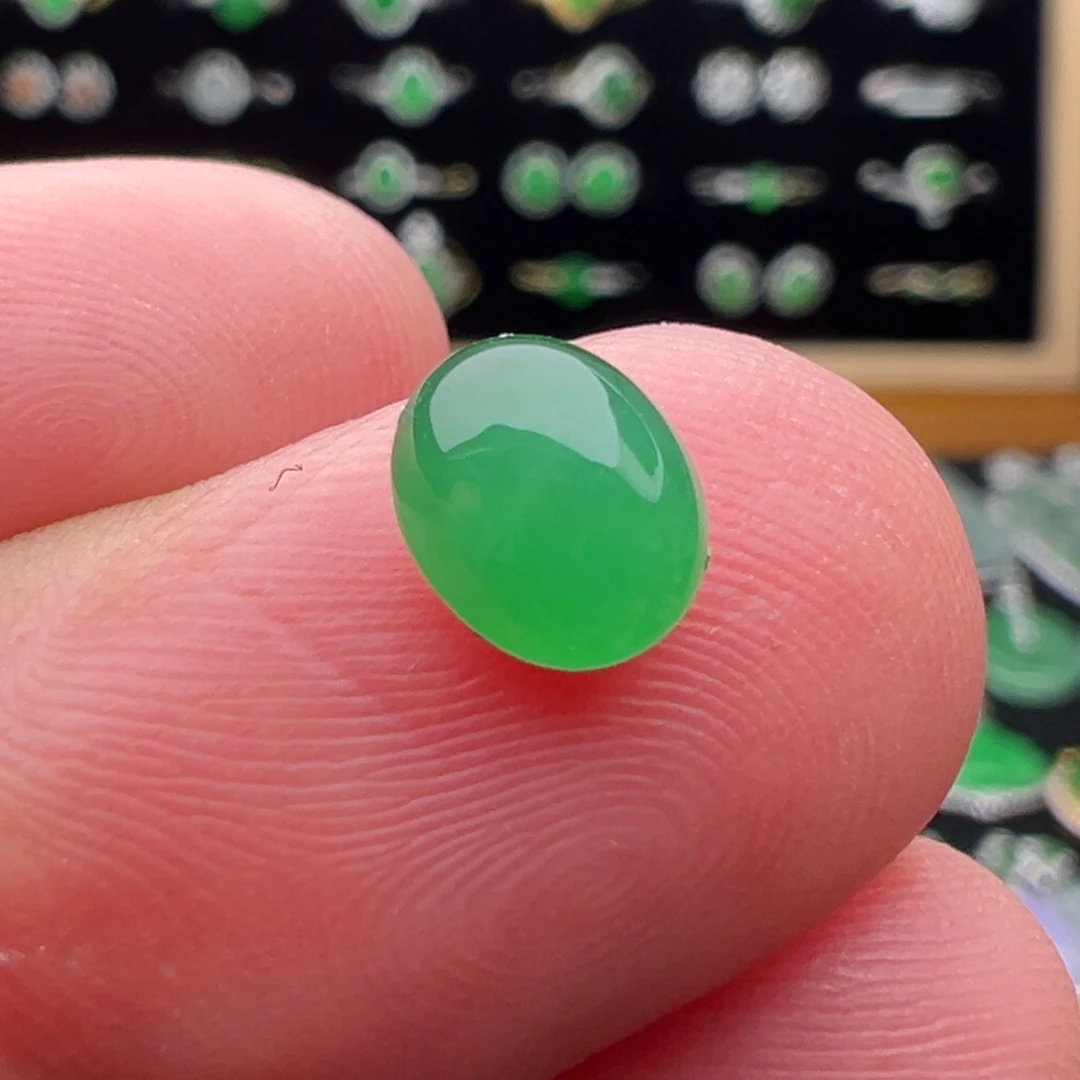 翡翠未镶嵌颈饰蛋面7.3