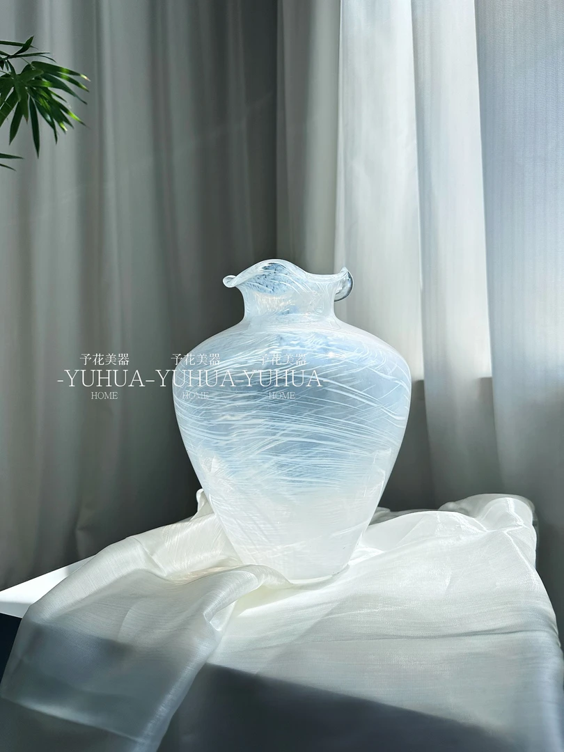 予花白色宋代美学玻璃琉璃复古轻奢风云纹大肚琉璃花瓶水养装饰