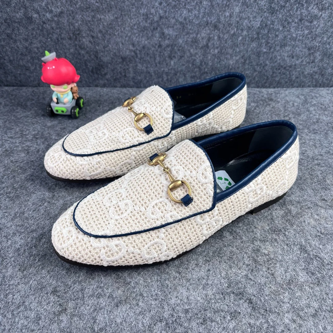 全新未使用 GUCCI/古驰 白色满印刺绣低跟鞋 36码 YLP1413