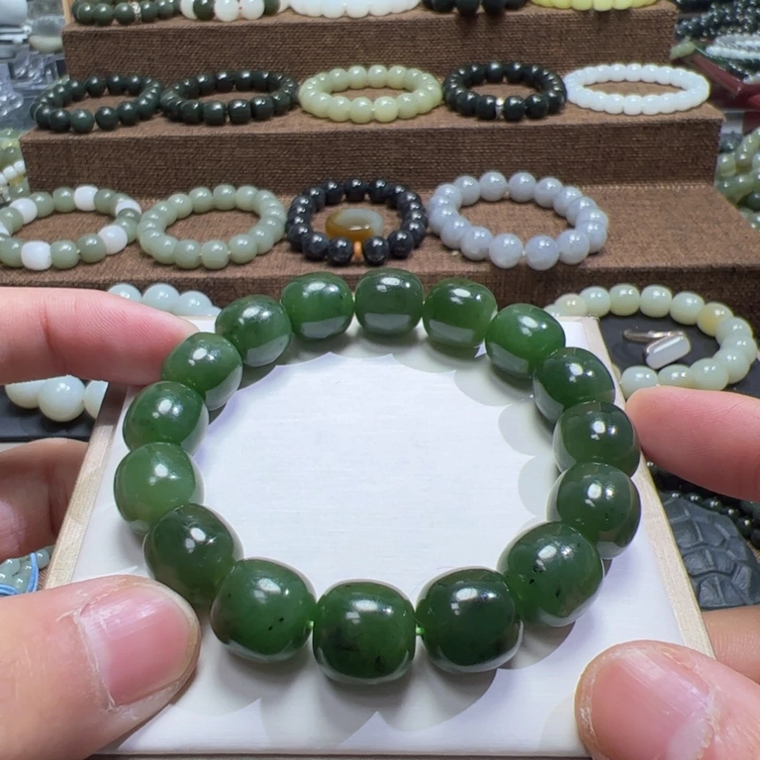 各***主和田玉未镶嵌手链