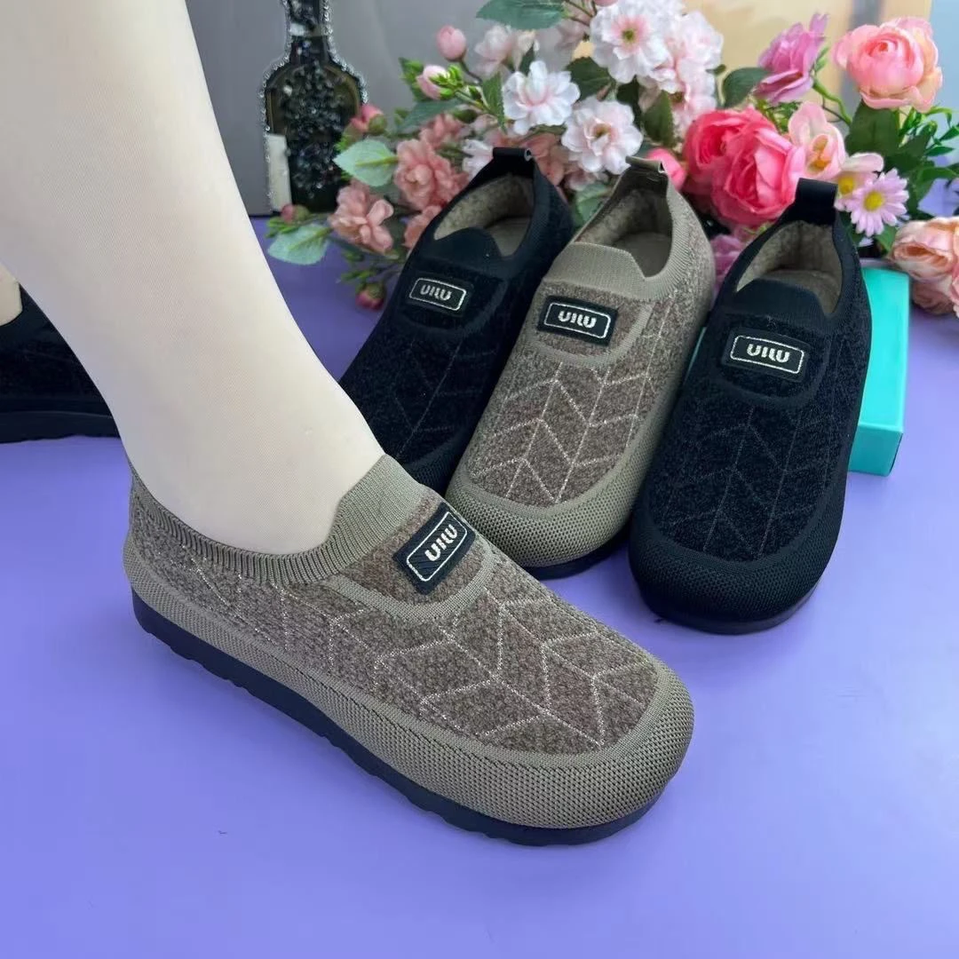 新款冬季加绒加厚棉鞋老北京保暖休闲平底舒适防滑中老年人妈妈鞋