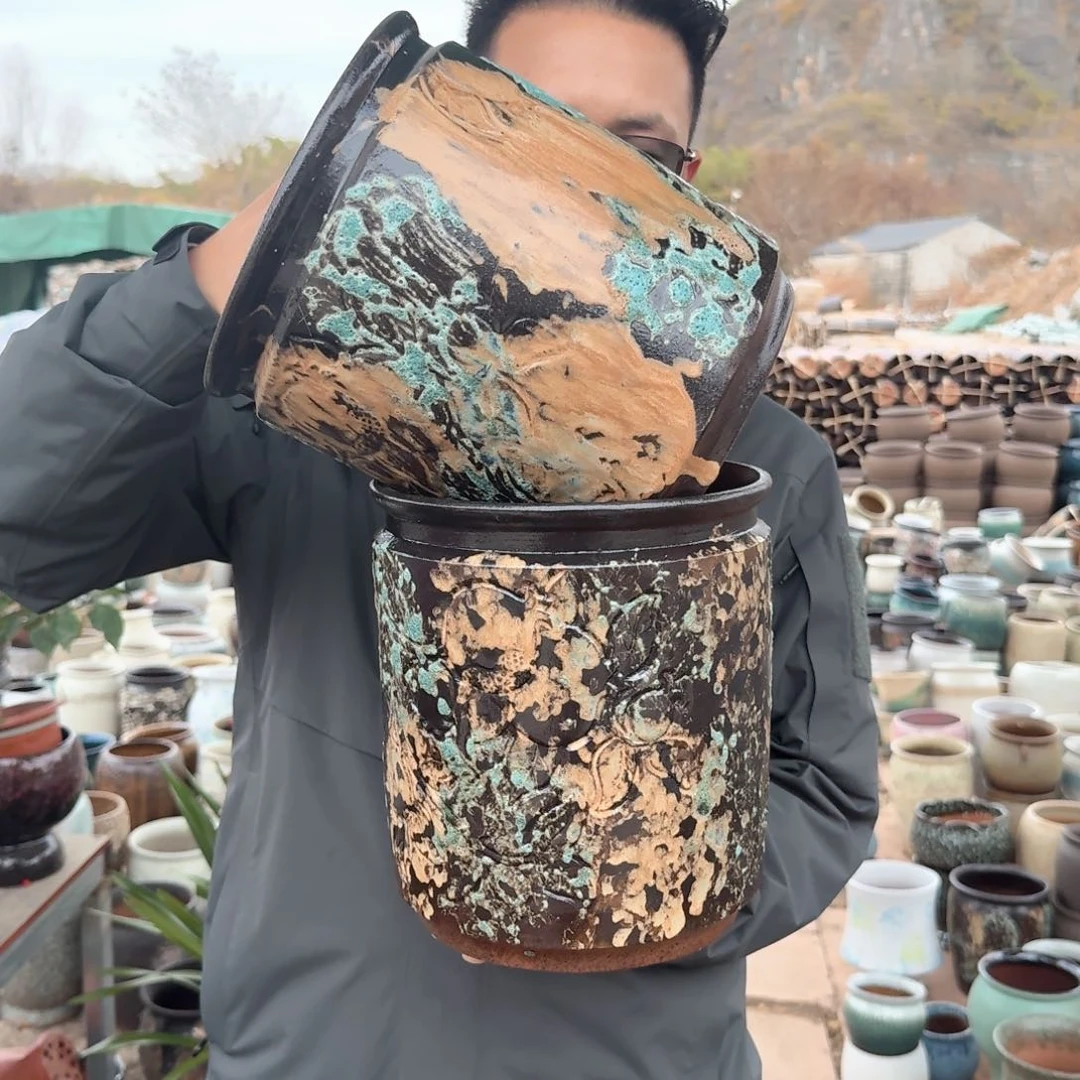 紫砂花盆口21高23（两个石榴姹寂