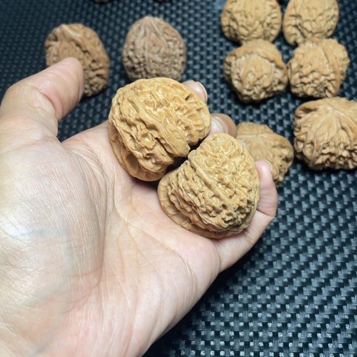 把件文玩核桃40三角白