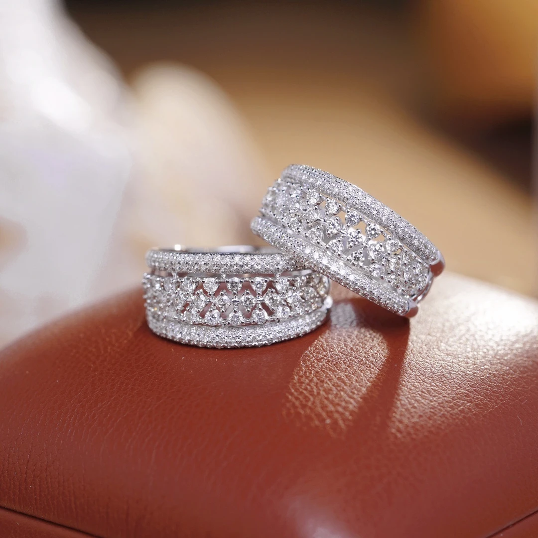 【蒂凡妮珠宝】1.1克拉钻石PT900铂金复古镂空排戒 多样性发一