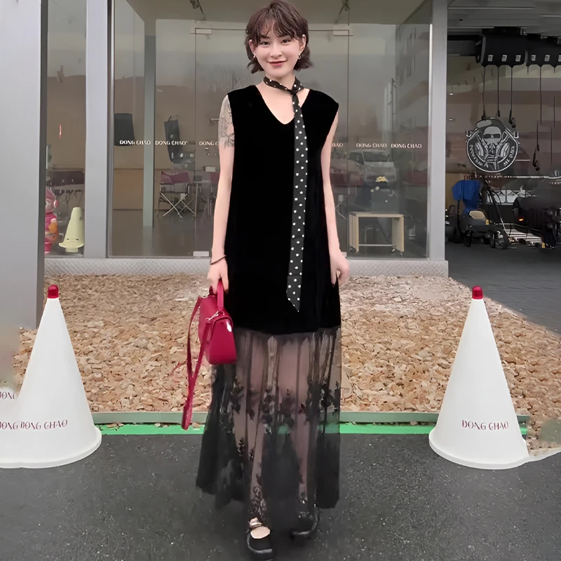 高级感黑色丝绒蕾丝无袖连衣裙女2025新款夏季宽松设计感气质长裙
