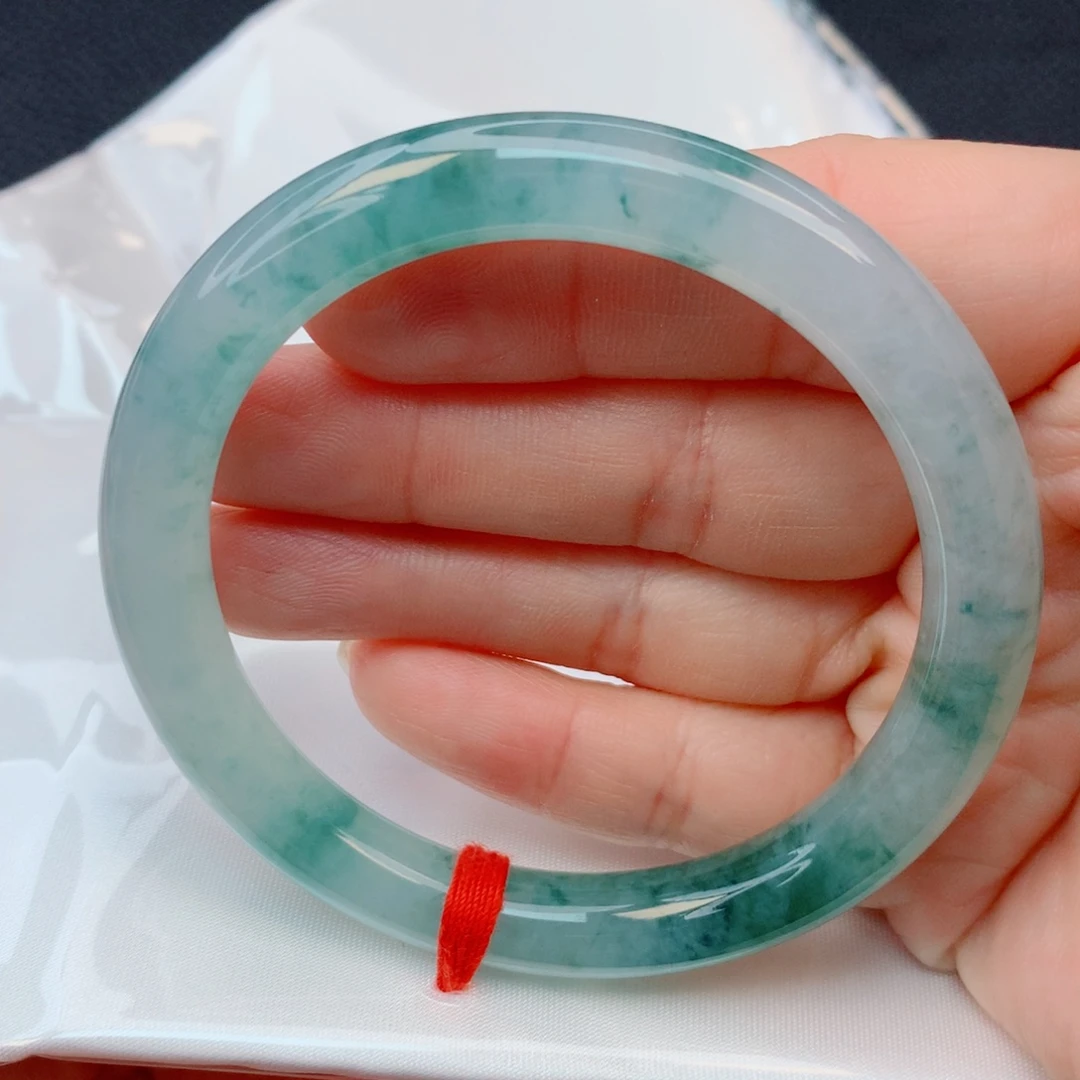 翡翠未镶嵌手镯51-52冰胶飘花圆条