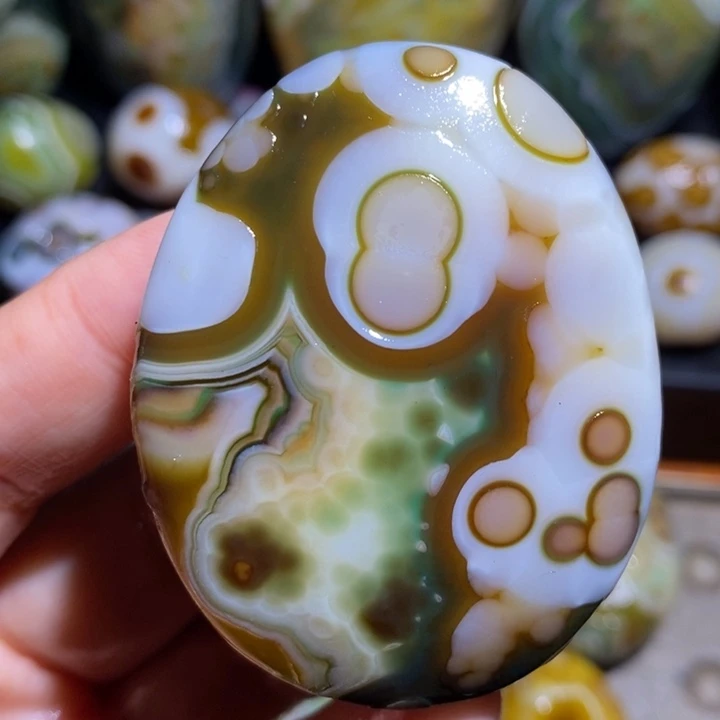 未镶嵌玛瑙/玉髓珠宝半成品54