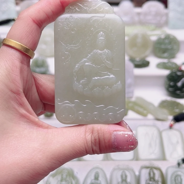 和田玉未镶嵌颈饰