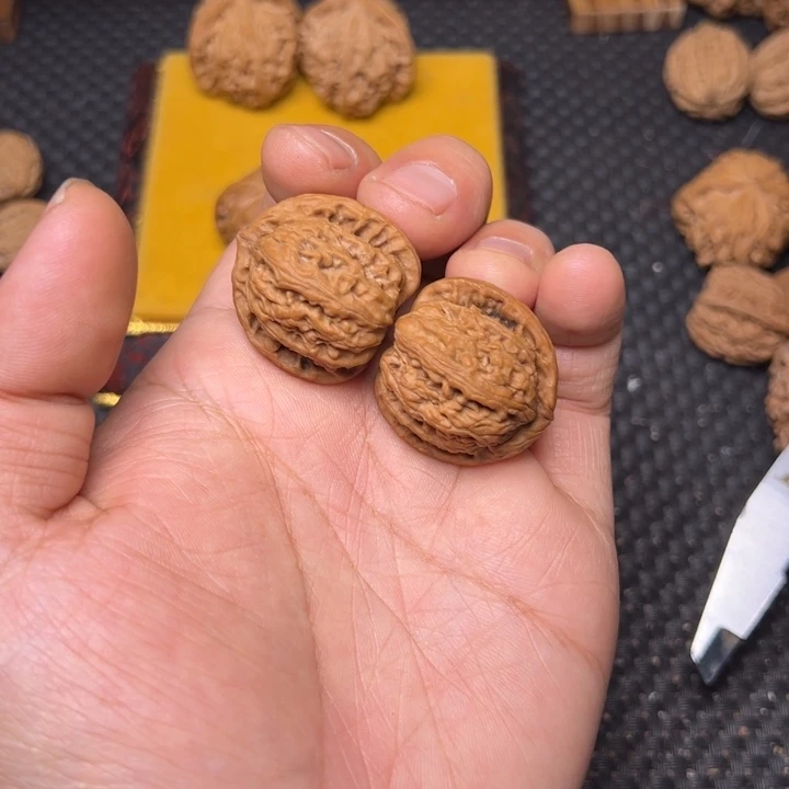 吊坠文玩核桃三角白