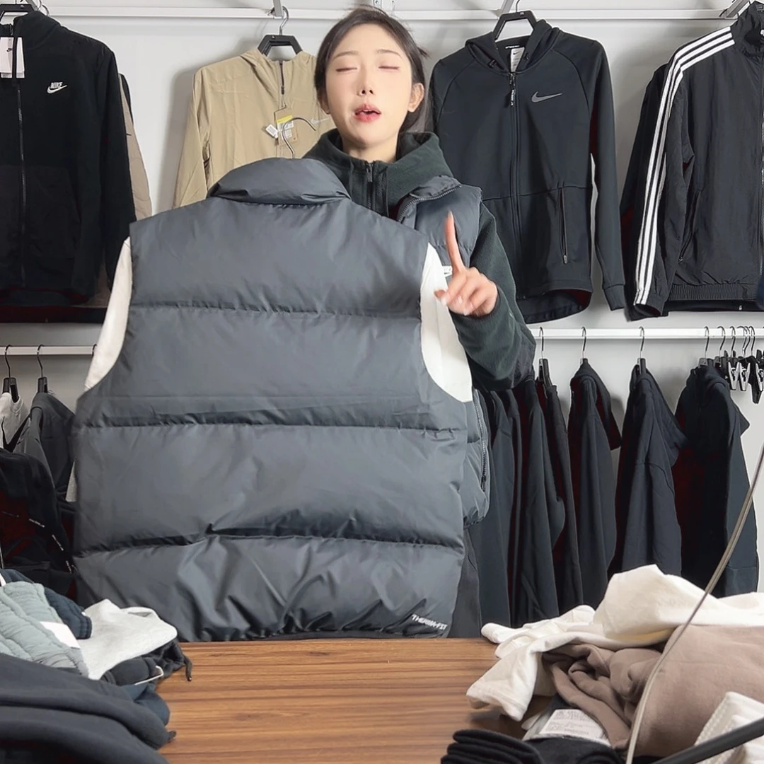 2978黑色马甲M码110-130斤不退换