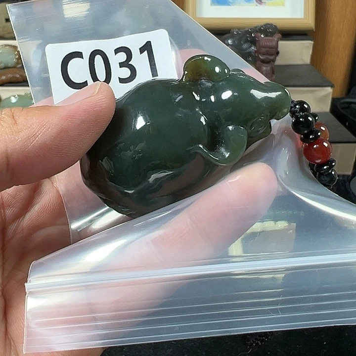 钱***火颈饰未镶嵌和田玉