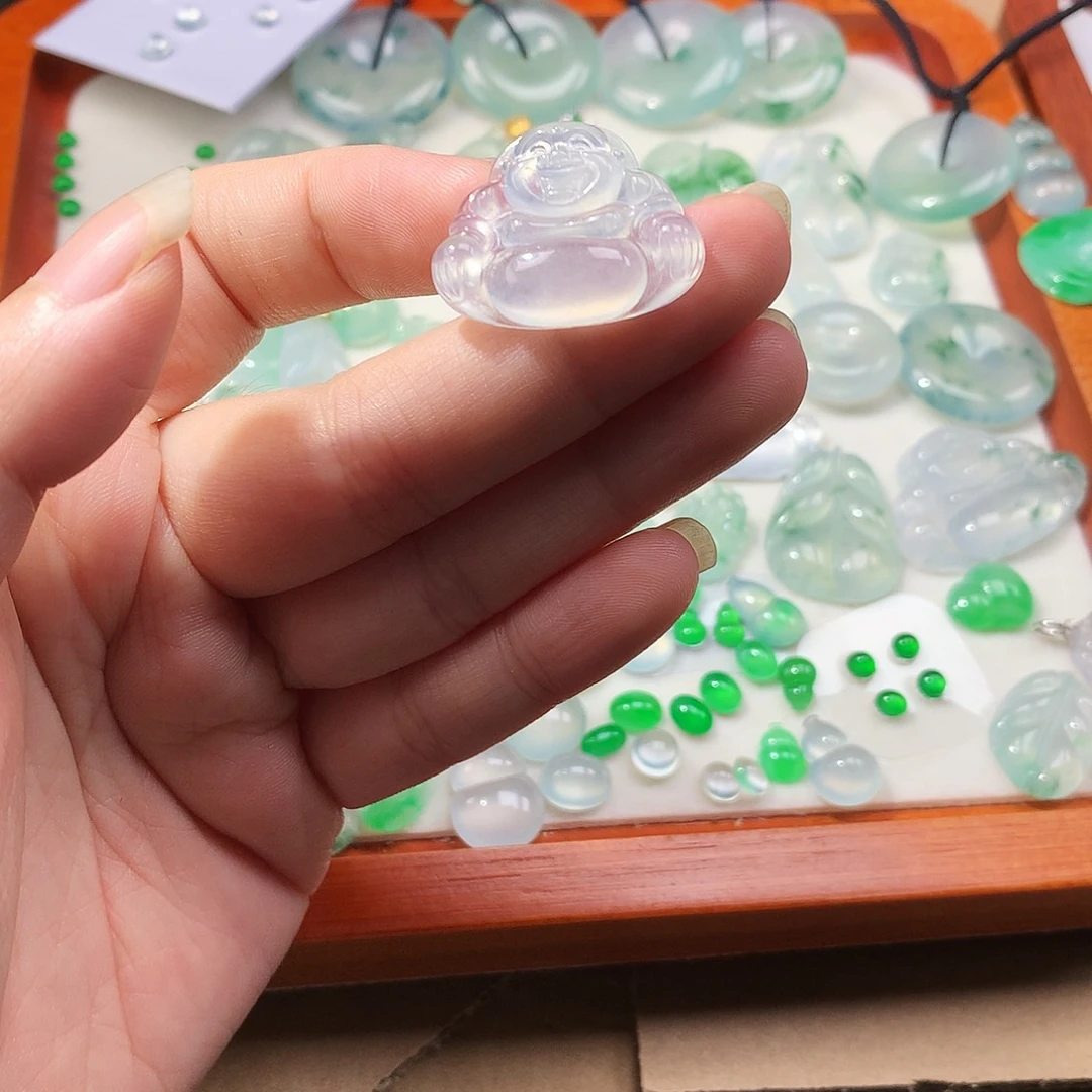 翡翠未镶嵌吊坠(不含链)佛公