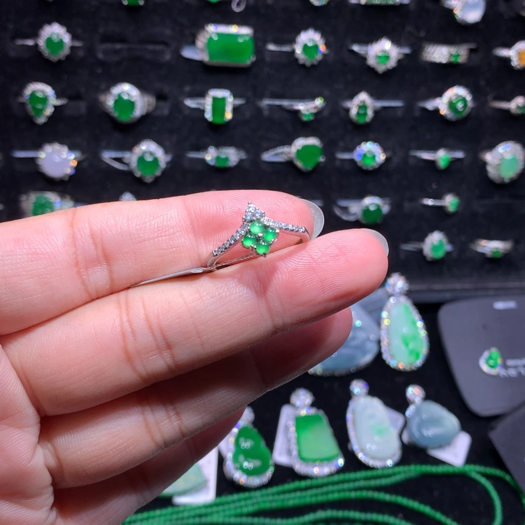 翡翠银S925镶嵌颈饰翡翠