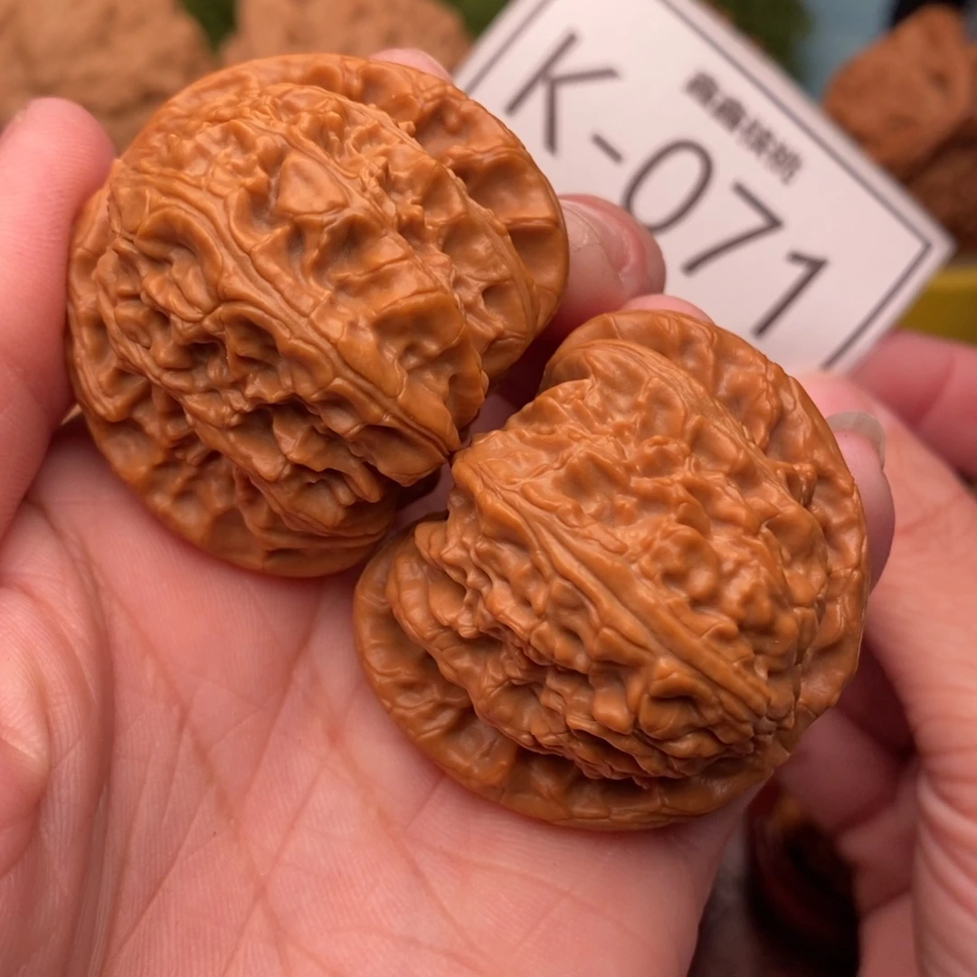 把件桃核闷白41….