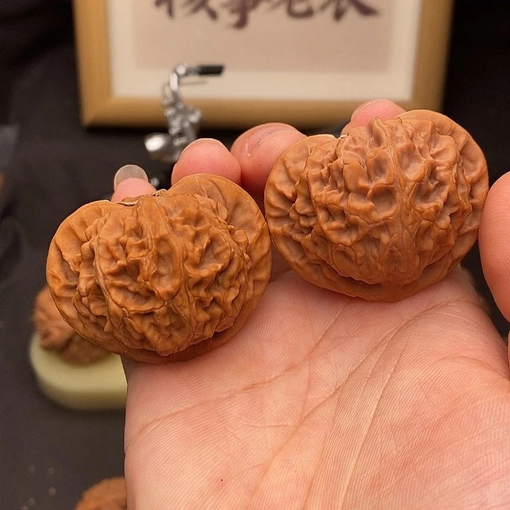 吊坠桃核宫灯的的