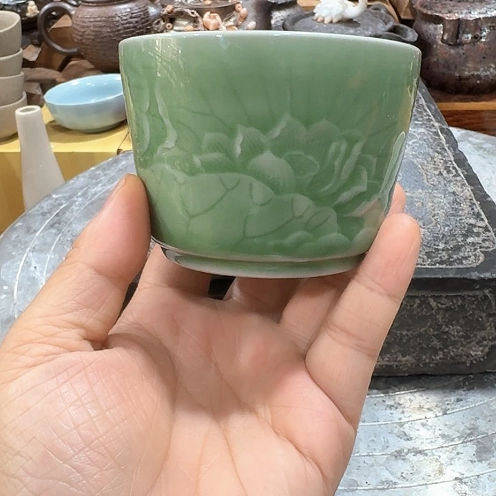 主人杯一个，瓷。。品茗瓷