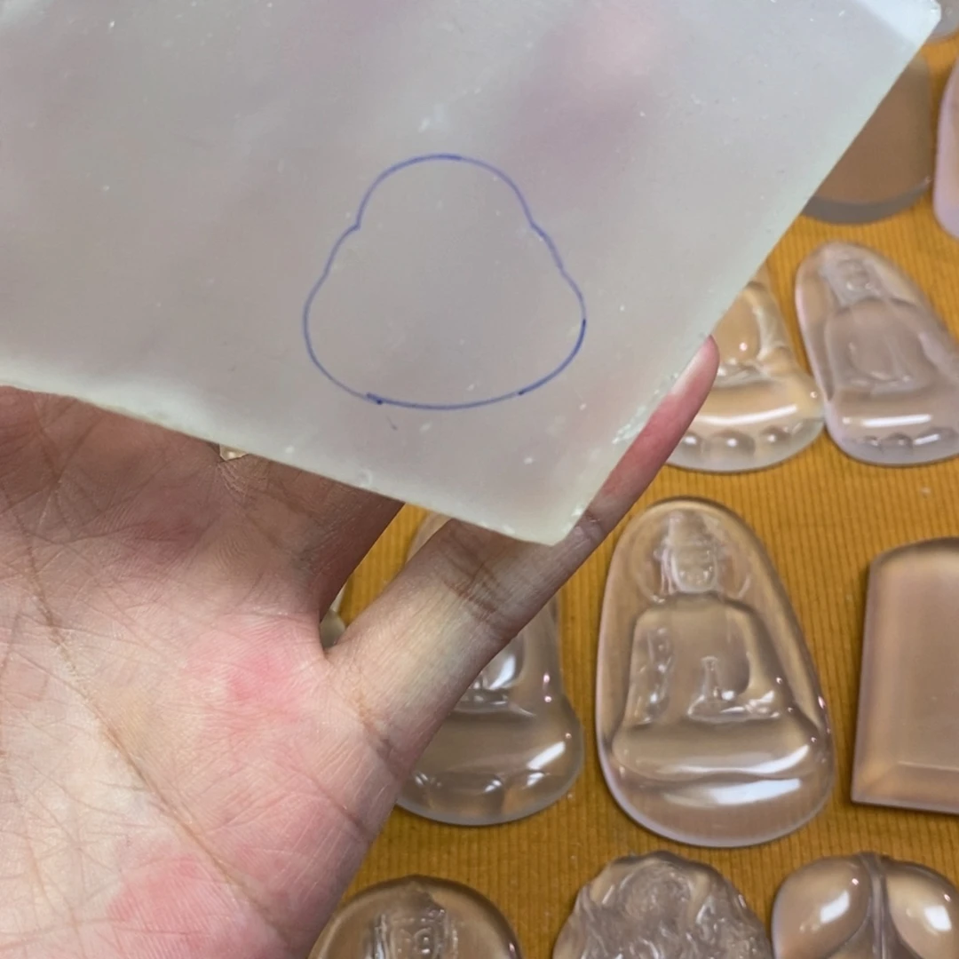 玲***子石英质玉未镶嵌珠宝半成品