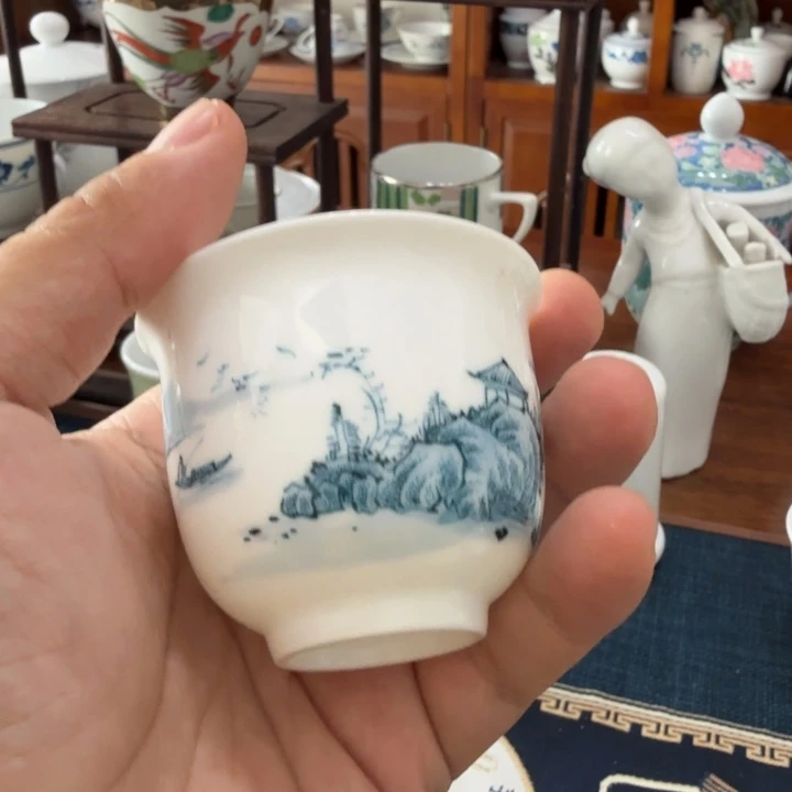 釉下五彩手绘山水主人杯