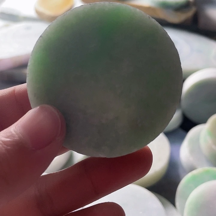 翡翠颈饰未镶嵌强毛料35