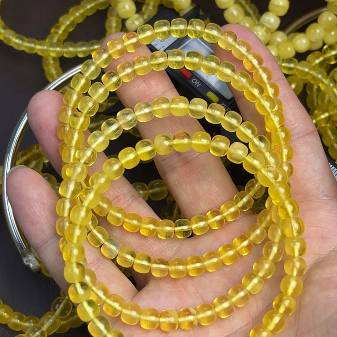 琥珀未镶嵌裸石6.3左右多样发其一051