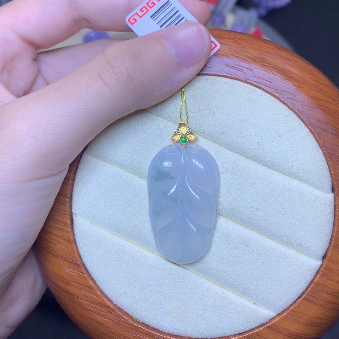 翡翠18K金镶嵌颈饰天然