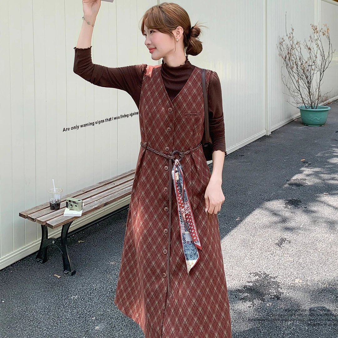 10.24早预告款冬季新款百搭格子背心裙打底衫两件套装 NTS683195