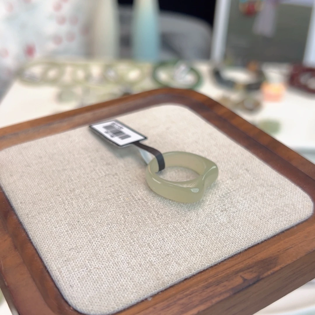 和田玉（糖玉）未镶嵌戒指N48翠青猫耳直径17.2不退换