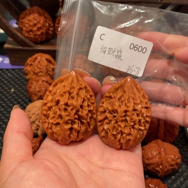 L***g把件文玩核桃精品