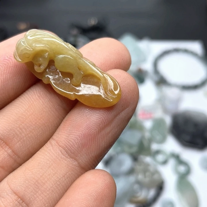 翡翠未镶嵌颈饰翡翠