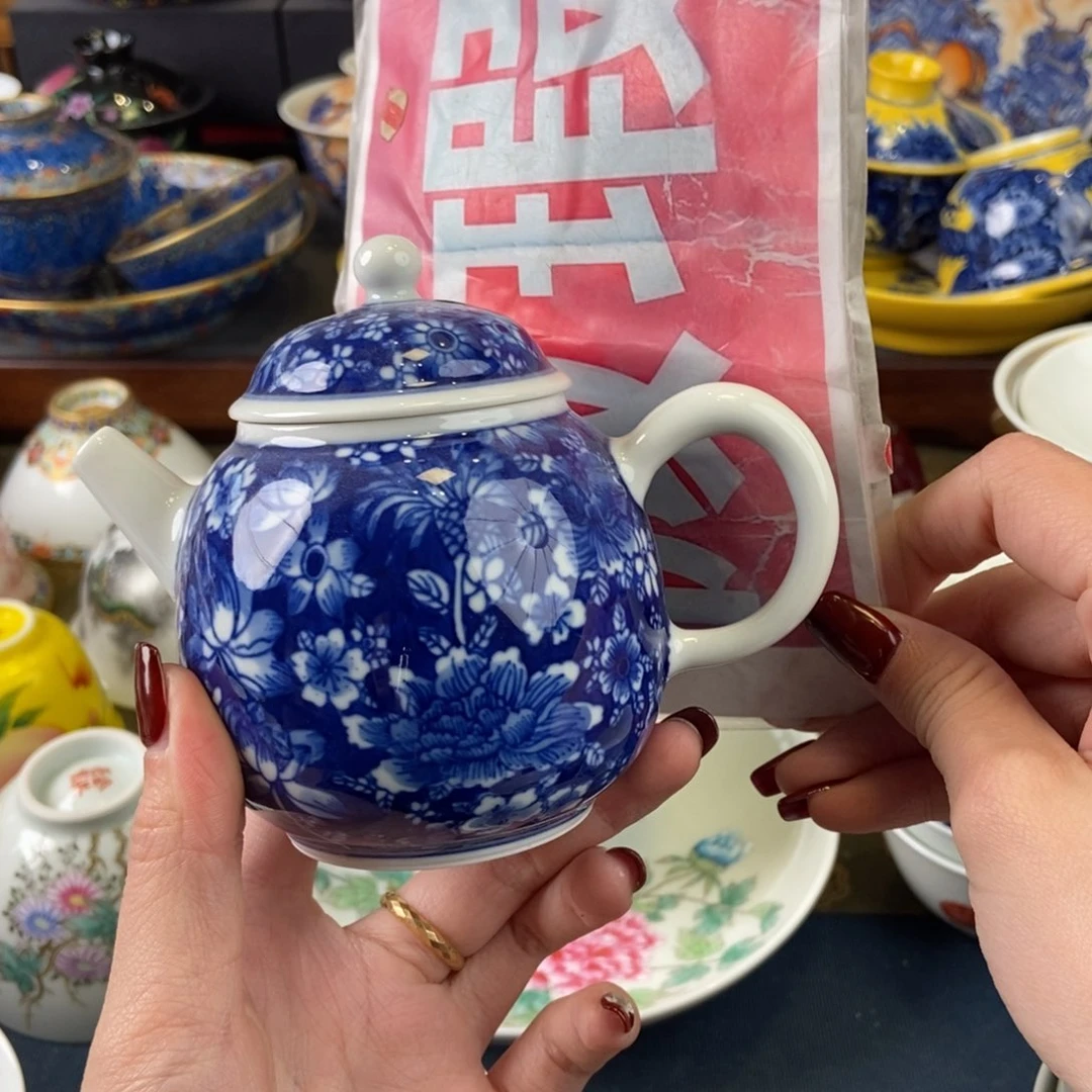 陶瓷艺术家的作品是一种